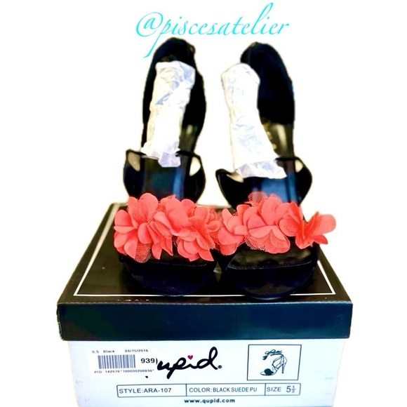 Qupid Ara-107 Black Suede Strappy Stilettos with Red Floral Detail, Size 5.5 - Picture 14 of 16